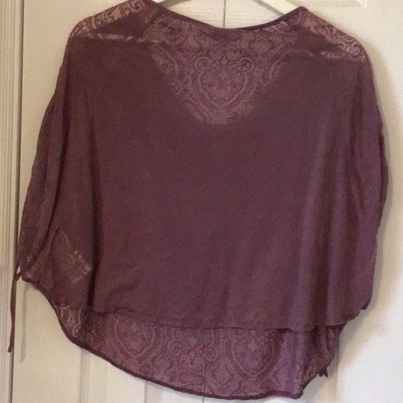 *NWOT* GUESS Purple Sheer Burnout Batwing Topper in Medium - Picture 2 of 7